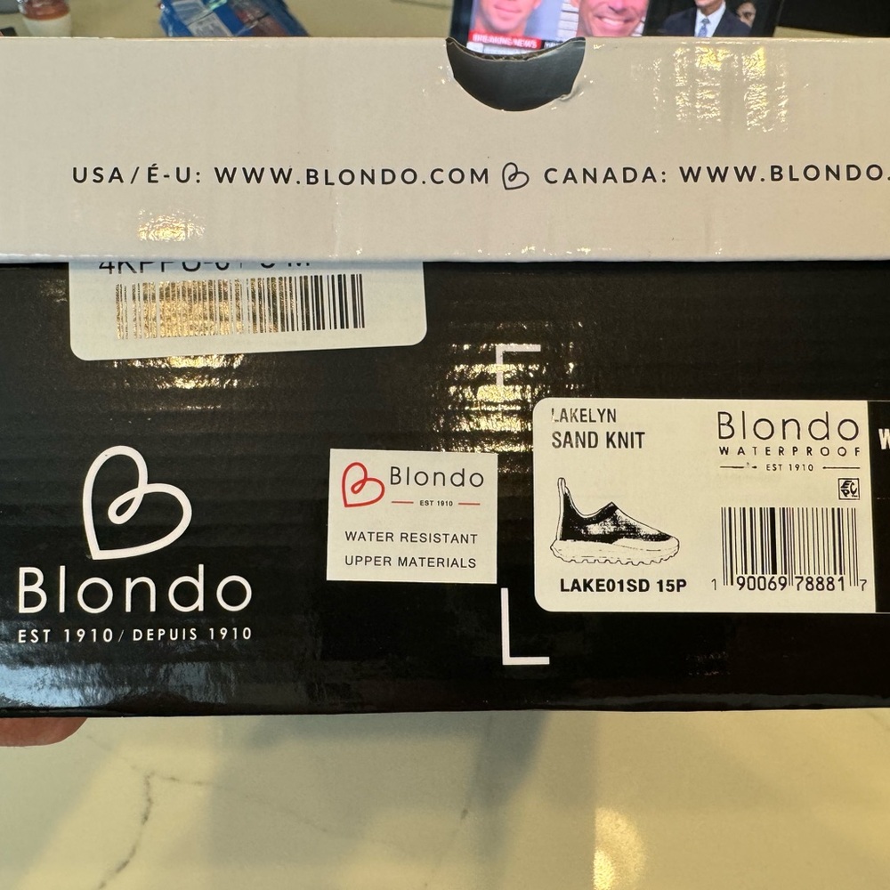 Blondo new in box slip on sneakers waterproof sand color - Picture 8 of 14